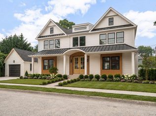 26 Belleview Ave, Port Washington, NY 11050
