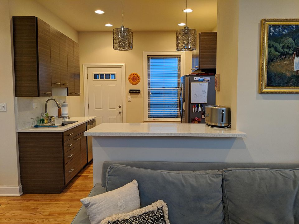 1st image of 1021 N Leavitt St