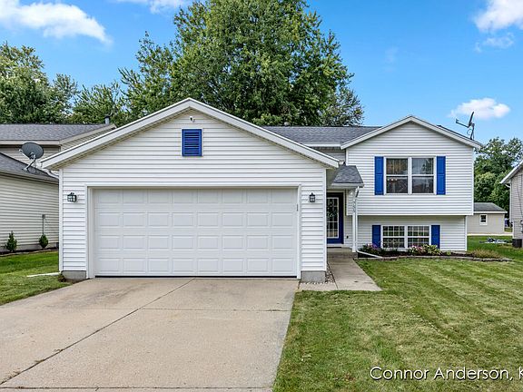 3rd image of 755 Cloverdale Ave NW