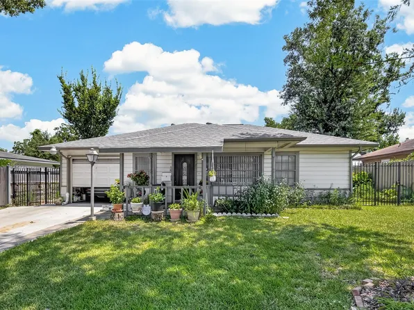 2926 Robertson St, Houston, TX 77009