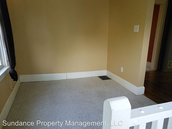 4th image of 5315 Fenwick Ave
