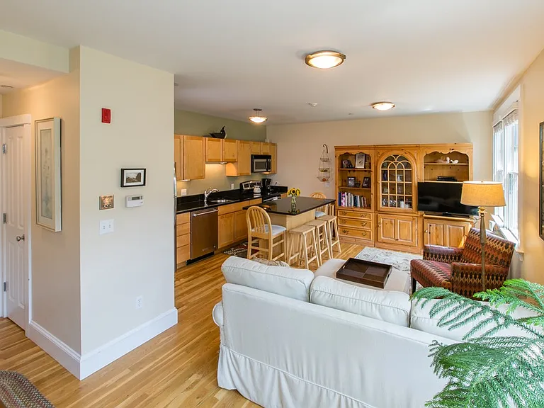 429 Norfolk St #18 — Photo 2