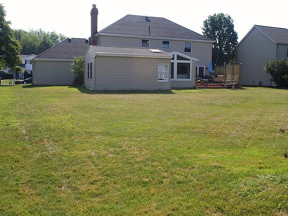 3rd image of 626 Brooke Ln