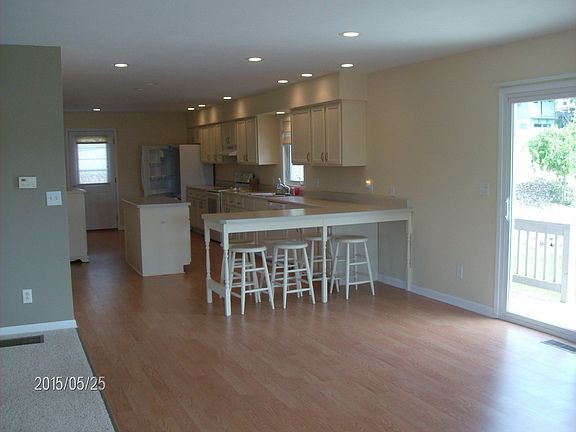 3rd image of 5211 N Lakeshore Dr