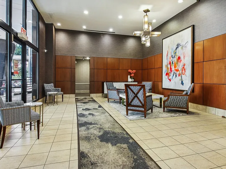 233 E Erie St #2201 — Photo 14