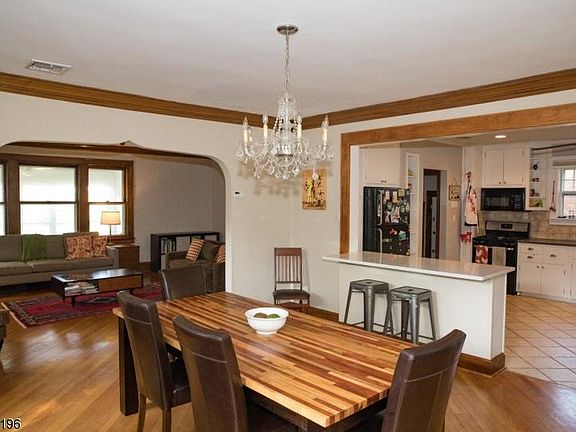 3rd image of 54 Warren Ct
