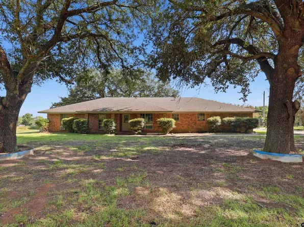 328 County Road 1745, Mount Pleasant, TX 75455