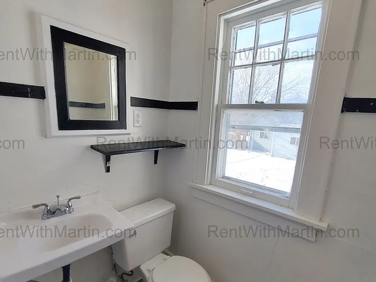 137 Hope Ave — Photo 10