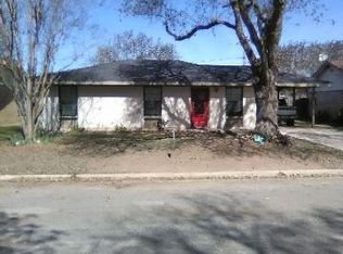 5 Rosebud Cres, Uvalde, TX 78801