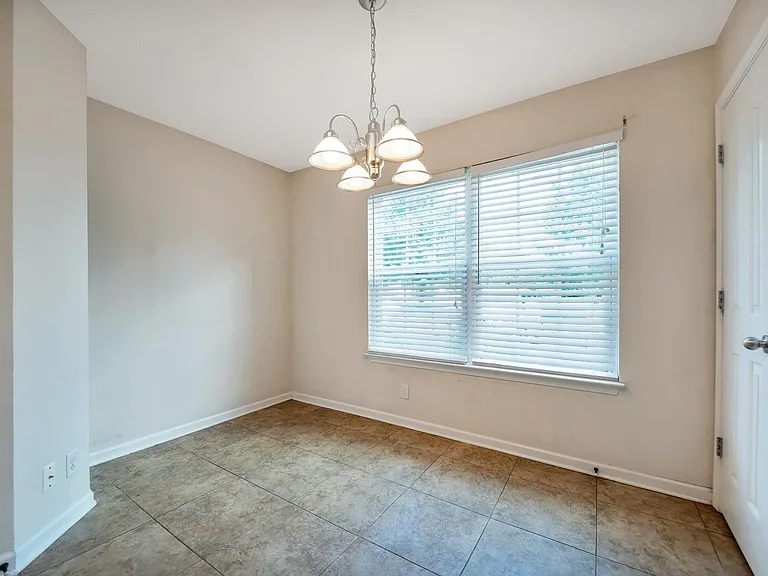 2505 Comanche Way — Photo 5