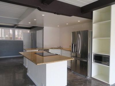 371 Kawaihae St #D, Honolulu, HI, 96825