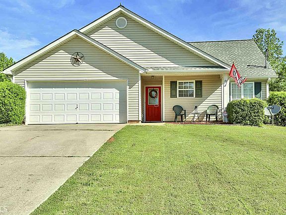 5th image of 70 Canterbury Dr