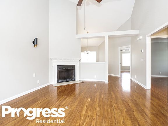 4th image of 702 Cynthia Ct
