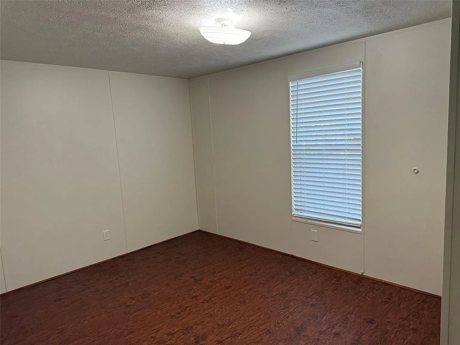 2 bed, 1.0 bath, 784 sqft, $1,250 — Photo 3