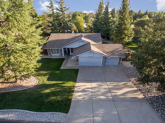 4th image of 3010 Camerosa Cir