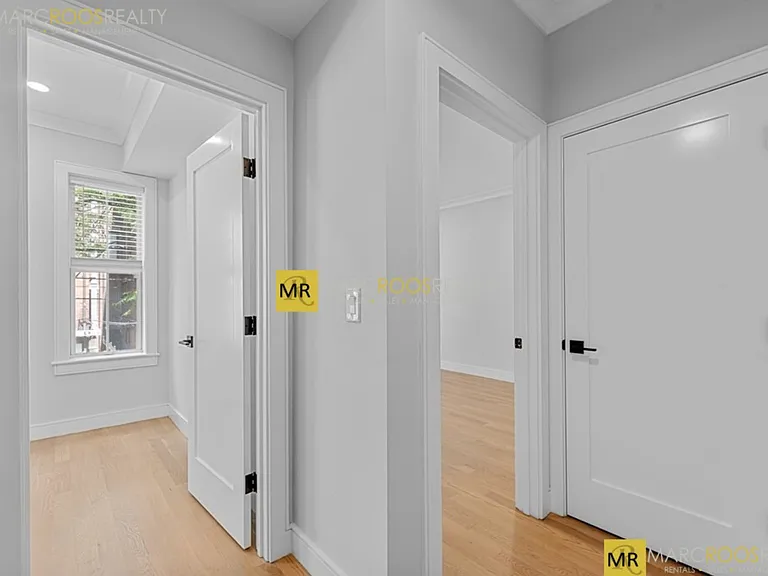 531 Newbury St — Photo 10