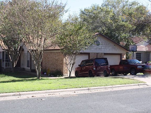 3rd image of 11811 Lochridge Dr