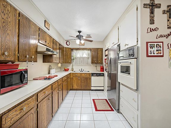 3rd image of 2735 64th St