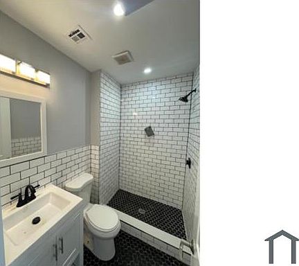 3rd image of 256 N 6th St Floor 2