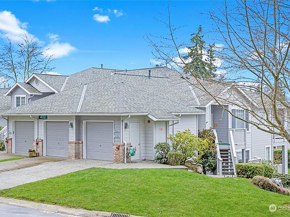 2nd image of 4132 Fieldstone Drive #103