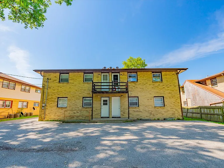 1906 Lake Point Dr #3 — Photo 16