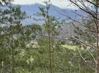 3 Harbour Heights Dr, Hayesville, NC 28904