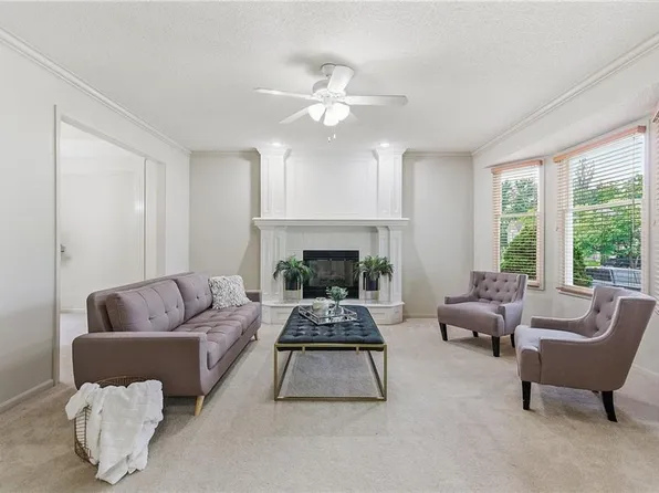 15009 Horton St, Overland Park, KS 66223