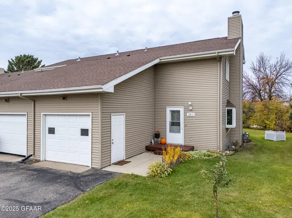 2811 Knight Dr APT A, Grand Forks, ND 58201