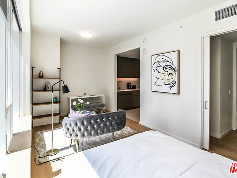 889 Francisco St #905 — Photo 8