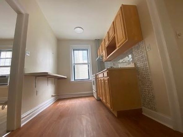 2nd image of 23 Wayne St APT 25