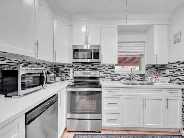 6505 Pines Pkwy, Hollywood, FL 33023
