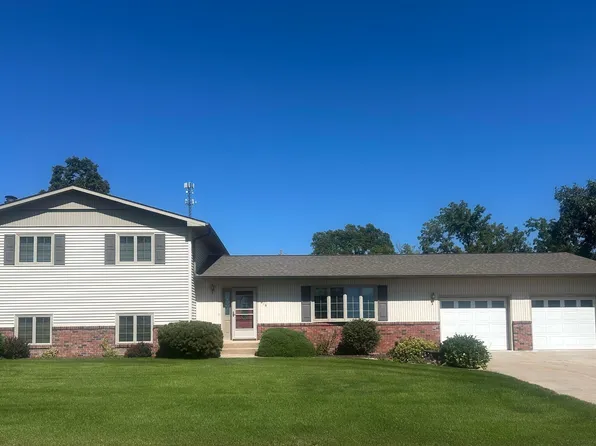 416 W South St, Clay Center, NE 68933