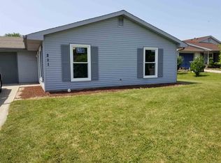 211 Prestwick Dr, Kendallville, IN