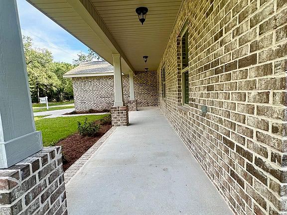 3rd image of 5721 Lofty Pines Dr