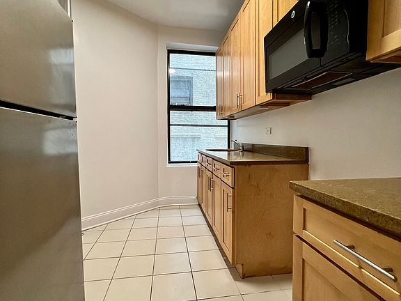3rd image of 507 W 179th St APT 3C