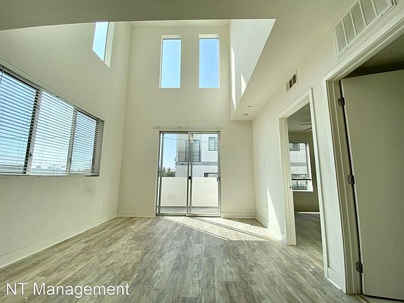 5th image of 11929 Courtleigh Dr APT 301