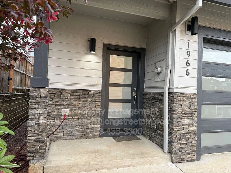 3 bed, 2.5 bath, 1531 sqft, $2,495 — Photo 2