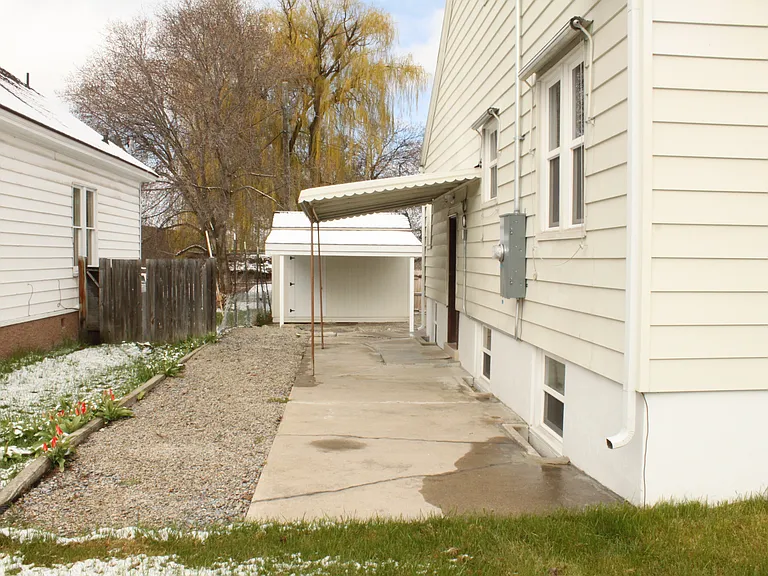 289 N 100 E — Photo 16