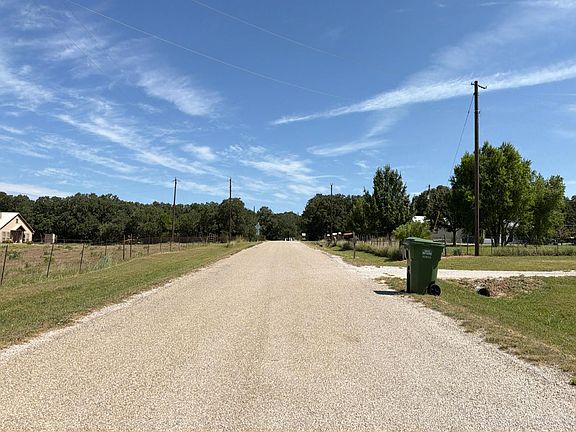 4th image of 270 Jeremy Ln