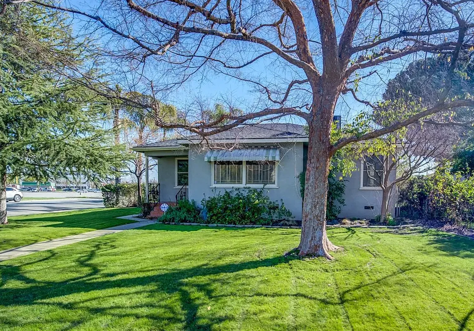 3 bed, 1228 sqft, $2,498 — Photo 4