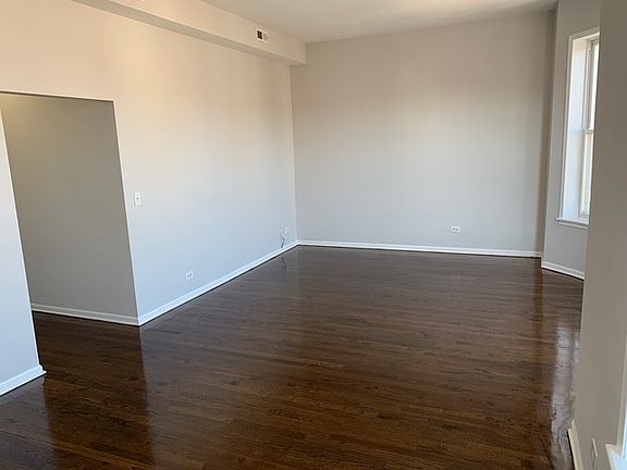 3rd image of 4922 S Vincennes Ave #3S