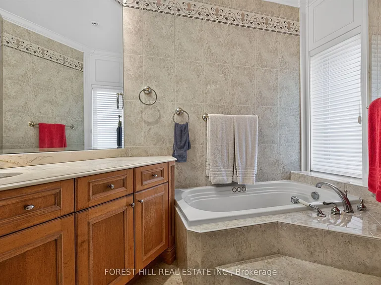74 Lynwood Ave #2 — Photo 18