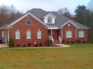 1915 Acorn Dr, Randleman, NC 27317