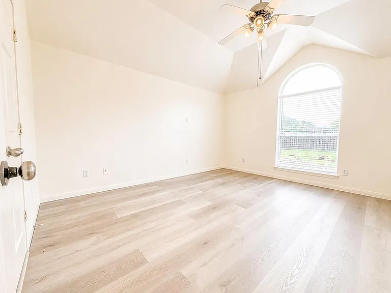 7219 Brookville Ln — Photo 12