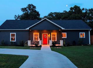 1067 S Masonic St, Bellville, TX 77418