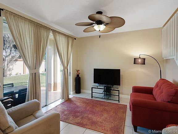4th image of 196 Riverwalk Cir