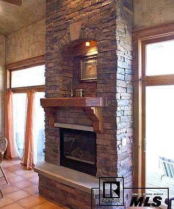 4th image of 471 Mountain Vista Cir