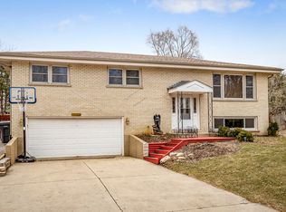 3N735 Locust Ave, West Chicago, IL