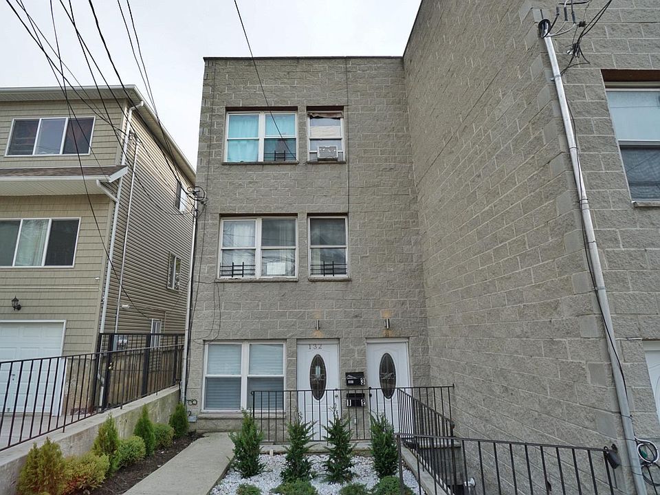 1st image of 132 Scribner Ave