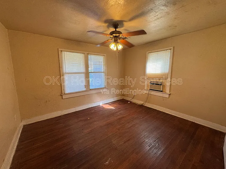 2225 Glen Ellyn St — Photo 8